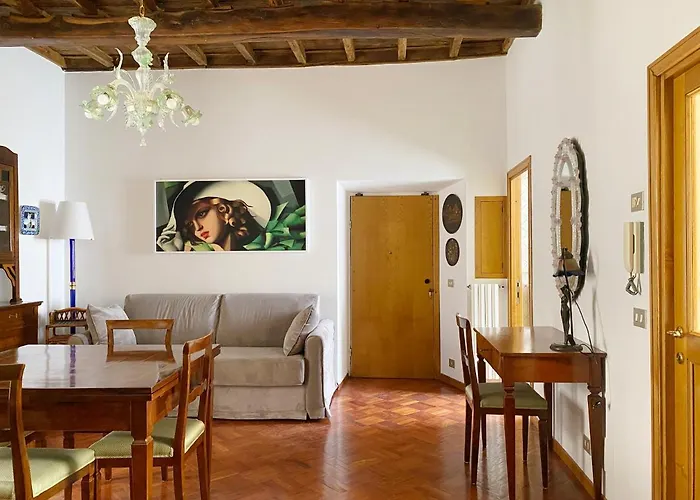Enchanting In The Heart Of Apartment Rome