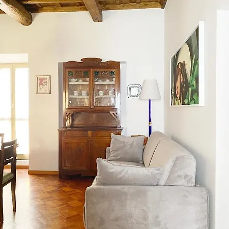 Apartment Enchanting In The Heart Of Rome